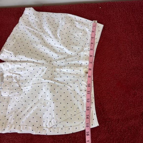 Women's Dockers Essential Shorts White with Black Polka Dots Size  6P - Picture 8 of 8